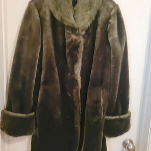 Elegant Women's Faux Fur Coat